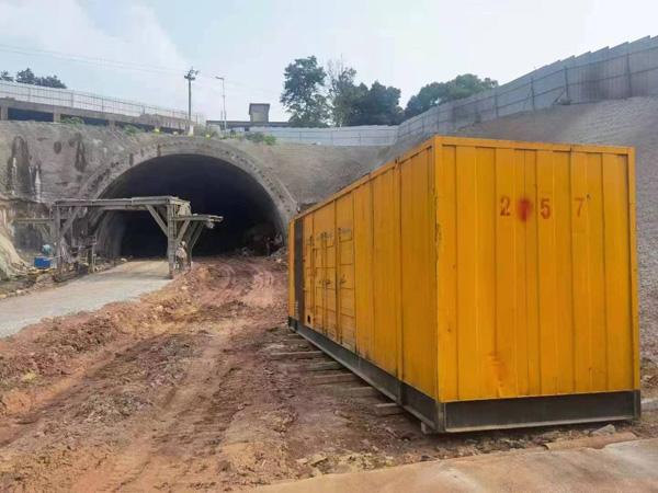 青湖路街道发电机出租自启装置的工作原理是什么？