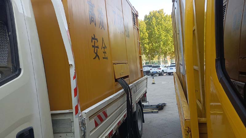 青湖路街道如何判断柴油发电机组和UPS电源的切换时间是否符合要求？